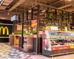 «McDonald's» запустил пилотный ресторан на площадке «Перекрестка»