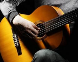 Научиться играть на гитаре с нуля: полезные советы