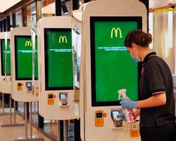 В McDonald's опровергли слухи о переименовании сети в «Доминис»