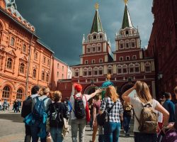 Летом туристы израсходовали в Москве 252 млрд руб.