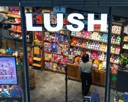 В помещениях магазинов Lush начнут работать точки Oomph